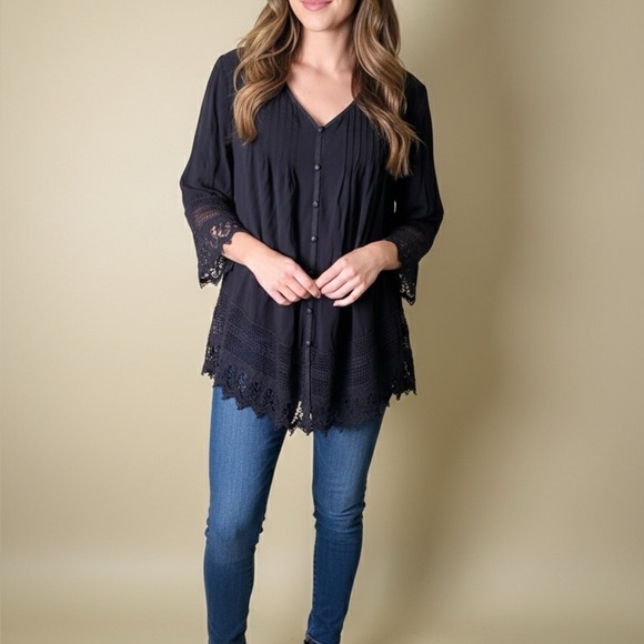 Solitaire Tops - Solitaire Elegant Black Lace Trim Women's Top